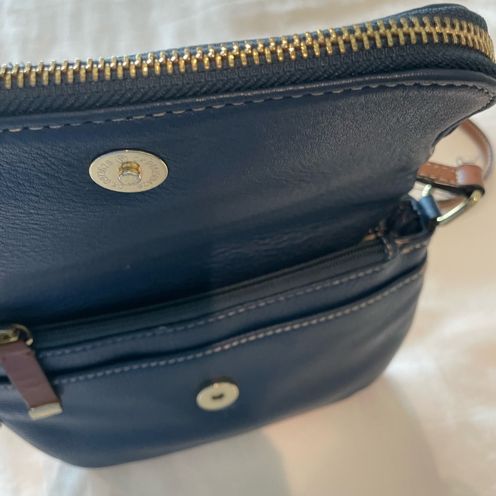 Leather Calvin Klein Navy Crossbody Bag. Brown Leather Strap & Gold Hardware. - Picture 6 of 12